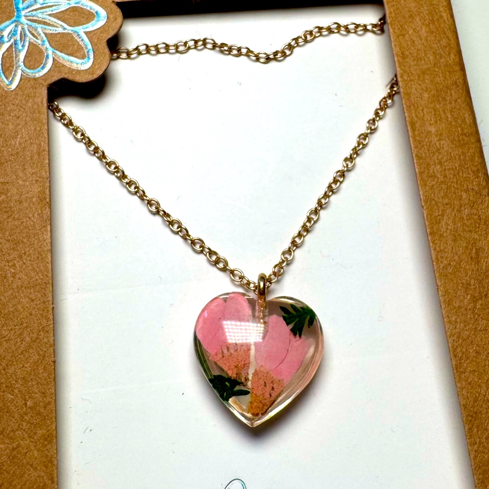 Bellissima x Bella Uno Daisy Heart Necklace